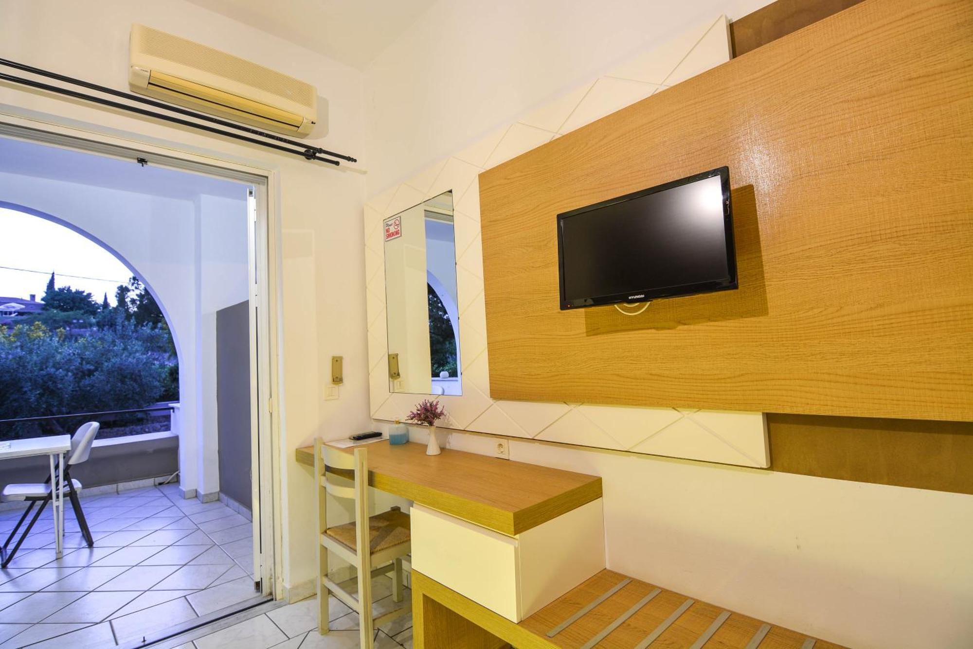 Epavlis Beach Resort Porto Heli Ngoại thất bức ảnh