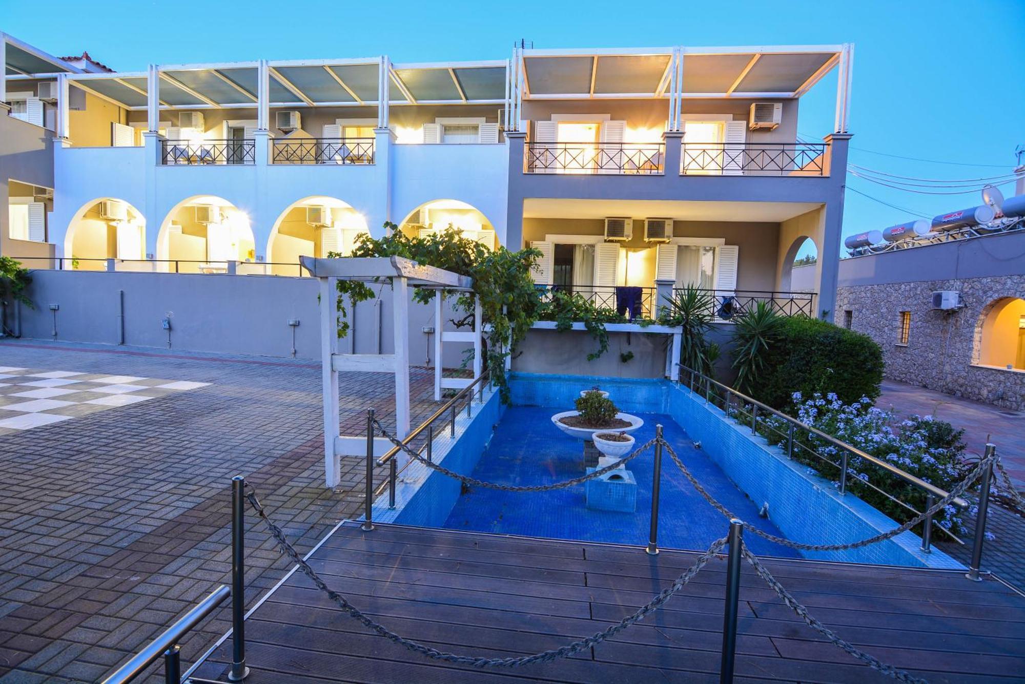 Epavlis Beach Resort Porto Heli Ngoại thất bức ảnh