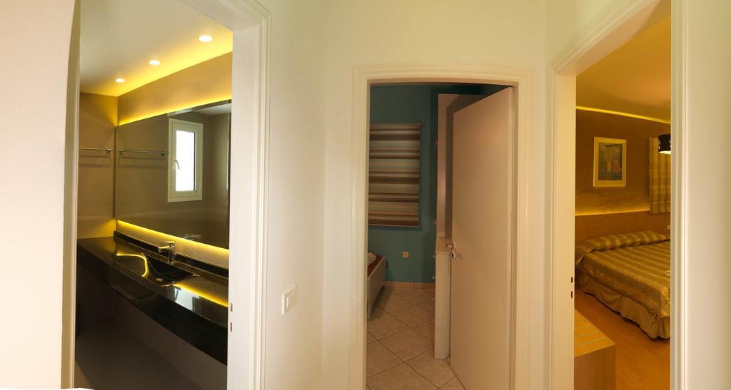 Epavlis Beach Resort Porto Heli Ngoại thất bức ảnh